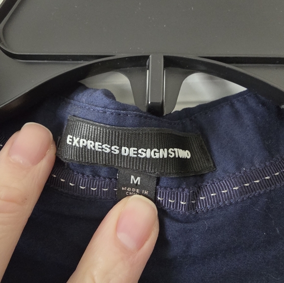 Express button down top - Picture 2 of 4